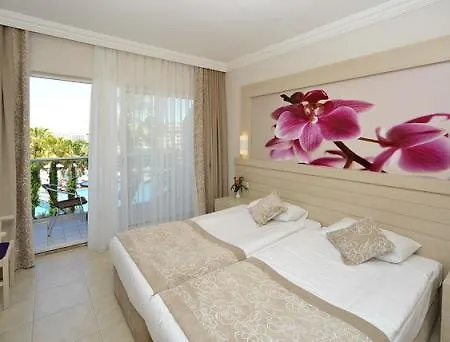 Royal Garden Hotell 5*